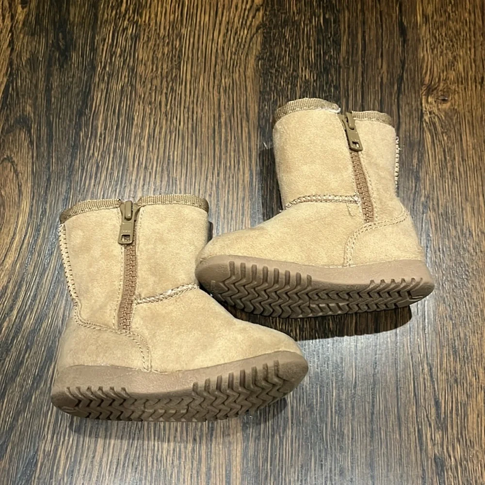 Cozy Tan Boots size 4